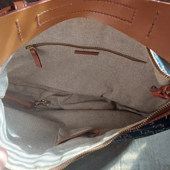 💙EUC💙Dooney & Bourke Bag, Hobo Style - Picture 2 of 3